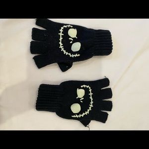 the nightmare before christmas fingerless gloves